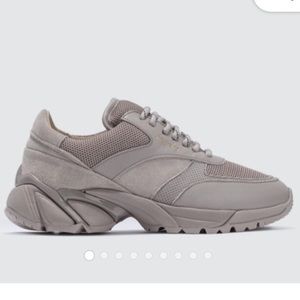 Axel Arigato Leather Tech Runner, size 38 (fits 7.5), monochromatic mauve.
